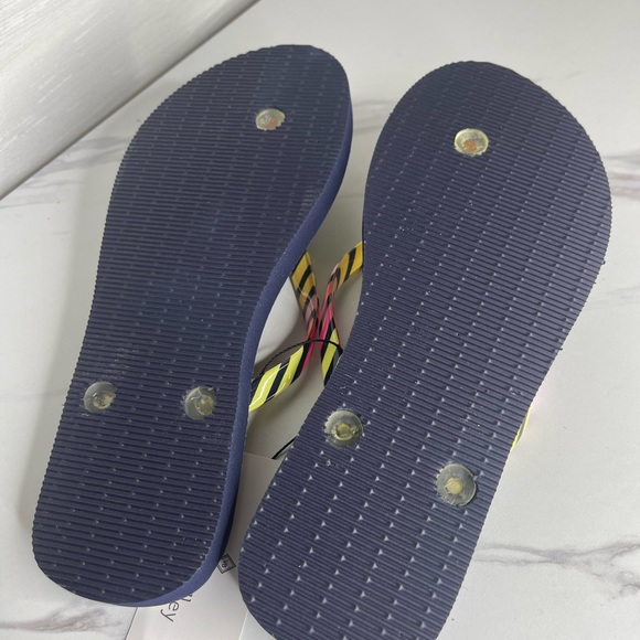 Vera Bradley toucan party flip flop sandal M 7/8 - Picture 9 of 13